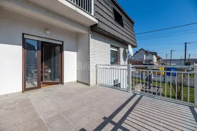 Sesvete, kuća površine 260 m², sagrađena 1986. - 14