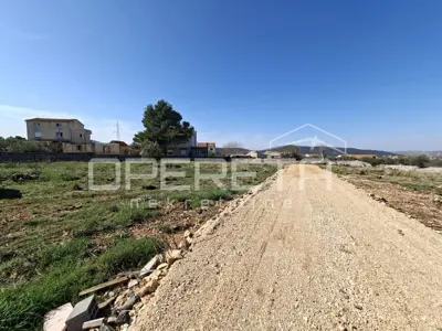Building land 532 m², Bilice near Šibenik