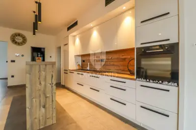 Fažana, Moderan stan 120 m² prvi red do mora - 5