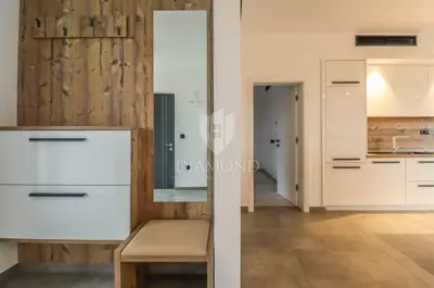 Fažana, Moderan stan 120 m² prvi red do mora - 9