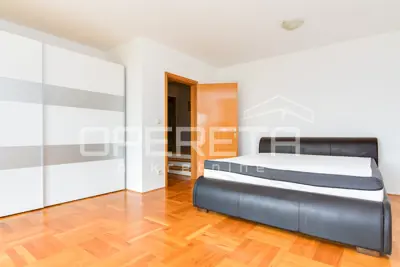 House for rent in Šestine, 400 m² - 16