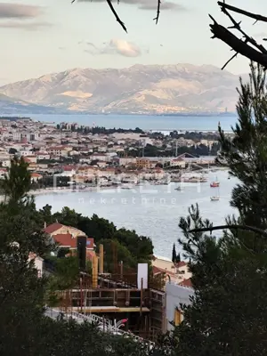 Građevinsko zemljište 1.469 m², Seget Donji - blizu mora