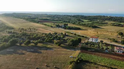 Građevinsko zemljište 1 500 m², Savudrija, pogled na golf terene - 2