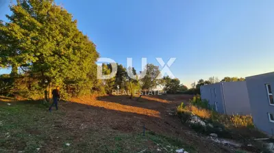 Građevinsko zemljište 980 m², Juršići - povišena lokacija - 8