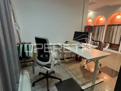 Gewerbefläche 52 m², Trešnjevka - Sjever, Schaufenster und Parkplatz - 3