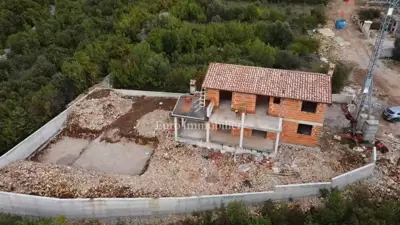Labin - Haus im Bau mit Pool