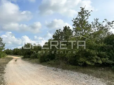 Zemljište 2.377 m², Bibići - gospodarska zona I1 - 9