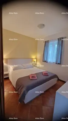 SAMOSTOJEĆA KUĆA S DVA ODVOJENA APARTMANA – MEDULIN, POŠESI, 150 m OD MORA - 8