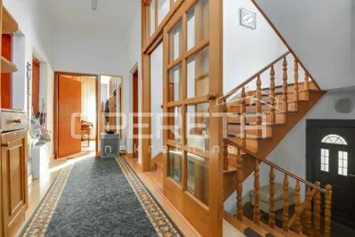 House 520 m², Stubičke Toplice - large plot and utility building - 17