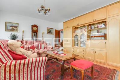 House 520 m², Stubičke Toplice - large plot and utility building - 19