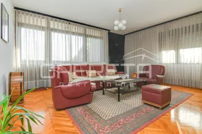 House 520 m², Stubičke Toplice - large plot and utility building - 22