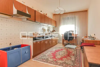 House 520 m², Stubičke Toplice - large plot and utility building - 21