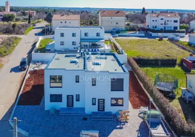 Umag! Opremljena moderna kuća s bazenom! - 18