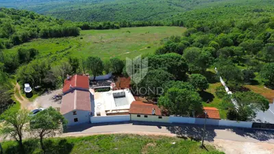 Kuća 165 m², Barban - imanje na osami i okućnica 1.452 m² - 2
