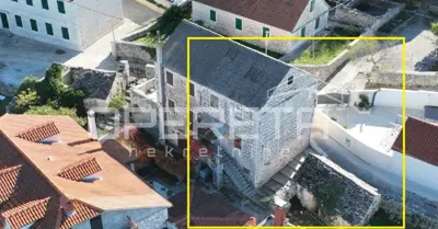 Kamena kuća, Dračevica na Braču, 107 m² i dodatna parcela