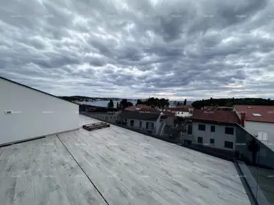 Stan 153 m², Rovinj - dvije etaže, krovna terasa - 9