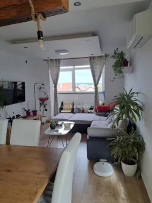 Wohnung 52 m², Vidikovac Pula - teilweiser Meerblick - 8