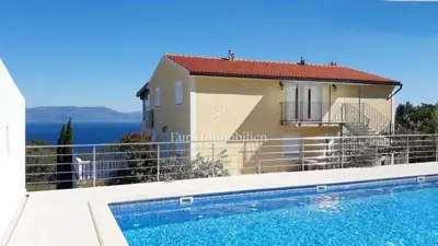 Kuća 450 m², Labin - 8 apartmana i bazen
