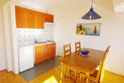 Kuća 450 m², Labin - 8 apartmana i bazen - 10