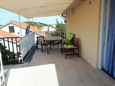 Wohnung 183 m², Murter - drei Wohnungen, 360 m vom Meer