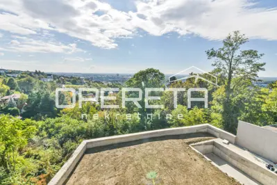 House for sale in Perjavica, 440 m²