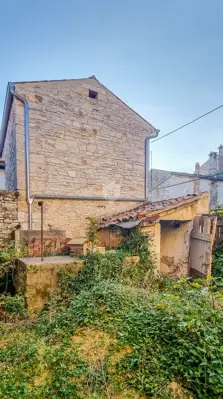 Stone house 110 m², Bale center - courtyard and cistern - 2