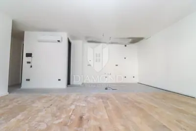 Stan 130 m², Pula Centar - luksuz i terasa - 7