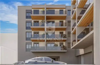 Stan 130 m², Pula Centar - luksuz i terasa - 16