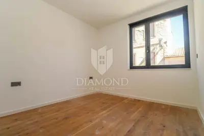 Stan 130 m², Pula Centar - luksuz i terasa - 13