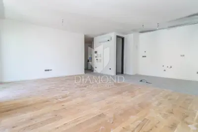 Stan 130 m², Pula Centar - luksuz i terasa - 5