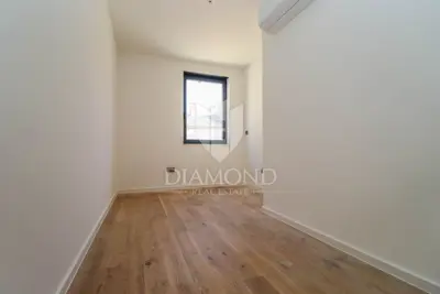 Stan 130 m², Pula Centar - luksuz i terasa - 11