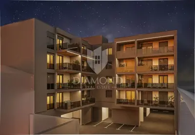 Stan 130 m², Pula Centar - luksuz i terasa - 2