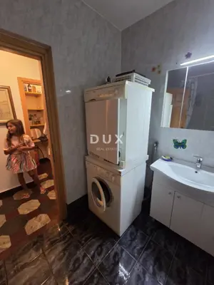 MATULJI, JUŠIĆI- dvoetažni stan 160 m², DB+3S, s pogledom na more + gar - 11