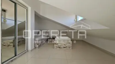 Stan 92 m², Novalja - pogled na more i tri terase - 12