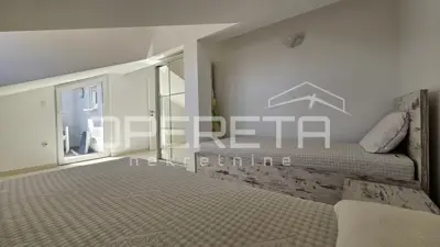 Stan 92 m², Novalja - pogled na more i tri terase - 11
