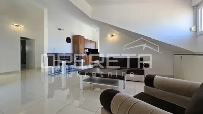 Stan 92 m², Novalja - pogled na more i tri terase - 5
