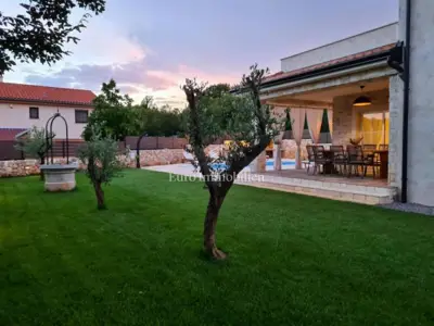 Villa 168 m², Dobrinj i okolica - grijani bazen i vrt - 22