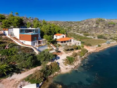 Building plot 743 m², Bobovišća - second row to the sea - 2