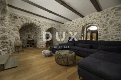 Haus zum Kauf in Vrbnik, 257 m² - 2