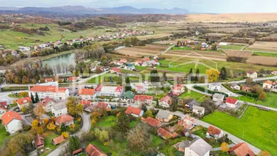House 230 m², Ozalj, center - yard 5,026 m² - 15