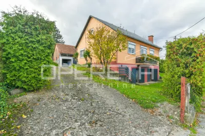 House 230 m², Ozalj, center - yard 5,026 m² - 1