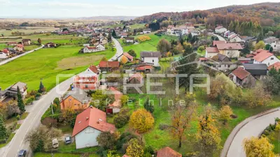 House 230 m², Ozalj, center - yard 5,026 m² - 7