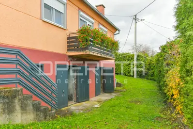 House 230 m², Ozalj, center - yard 5,026 m² - 21