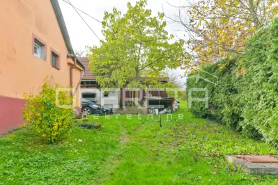 House 230 m², Ozalj, center - yard 5,026 m² - 17