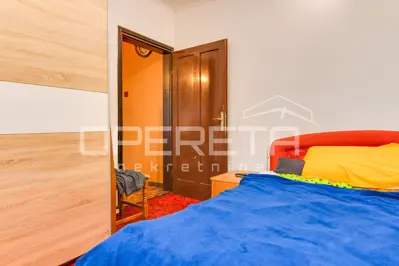 House 230 m², Ozalj, center - yard 5,026 m² - 5
