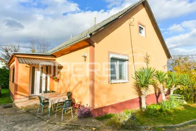 House 230 m², Ozalj, center - yard 5,026 m² - 6