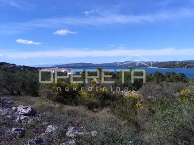 Zemljište 1.300 m², Betina - pogled na more - 2
