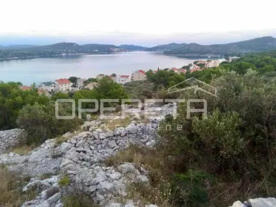 Zemljište 1.300 m², Betina - pogled na more