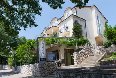 Pansion 1.150 m², Novi Vinodolski - 17 soba i restoran - 5