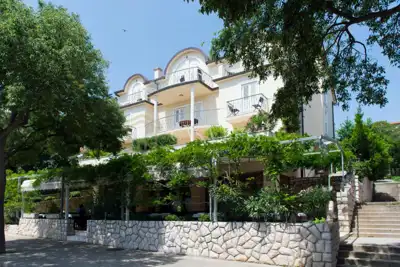 Pansion 1.150 m², Novi Vinodolski - 17 soba i restoran - 6